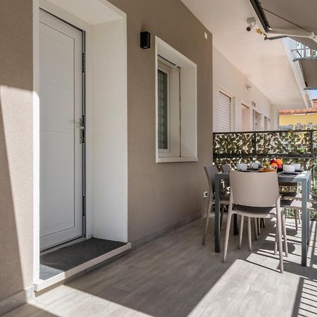 Gigi House Appartamento Piazza Mazzini 300M Dal Mare リド・ディ・イエゾロ エクステリア 写真