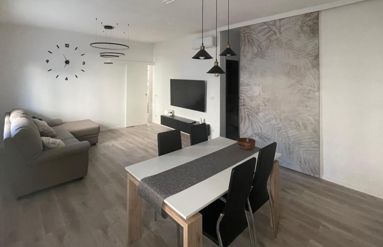 Gigi House Appartamento Piazza Mazzini 300M Dal Mare リド・ディ・イエゾロ エクステリア 写真
